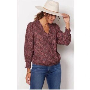 Evereve Anden paisley ruffle smocked burgundy blouse top shirt